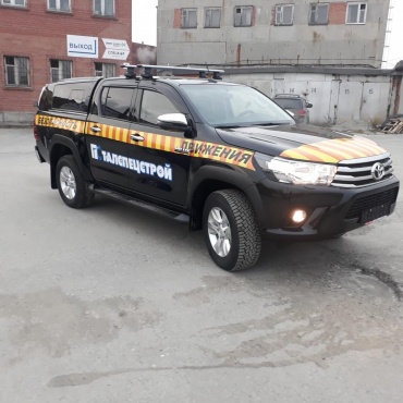 Оклейка машин сопровождения