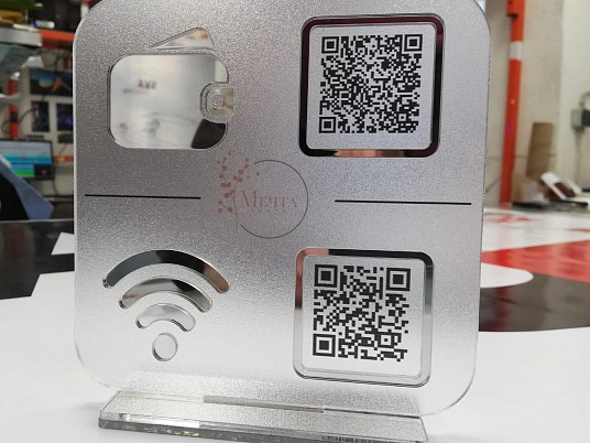 Настольная табличка с информацией