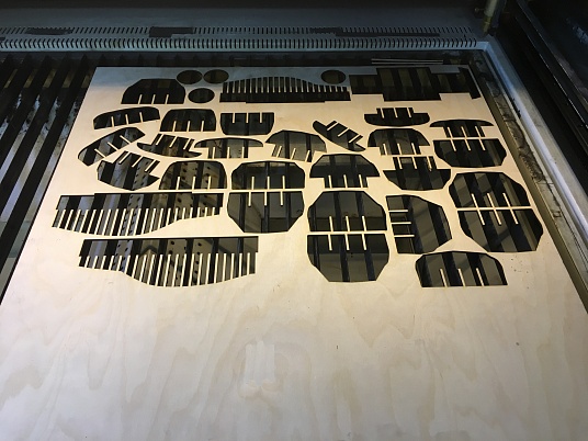 Лазерная резка фанеры