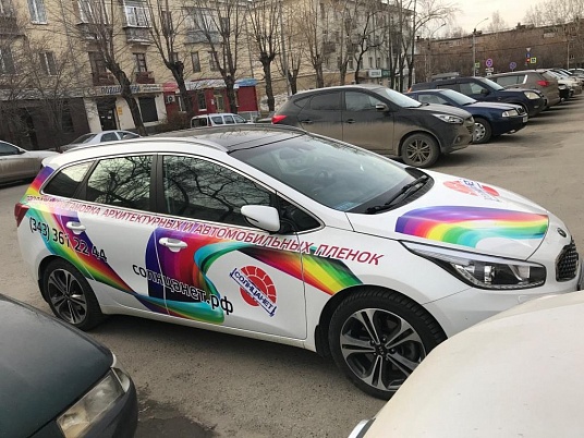 Изготовление наклеек на автомобиль