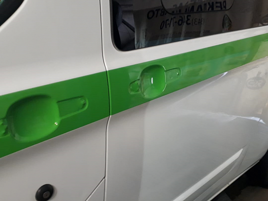 Оклейка машины пленкой