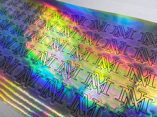 Печать наклеек, этикеток на самоклеющейся пленке