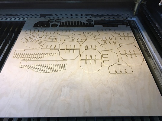 Лазерная резка фанеры