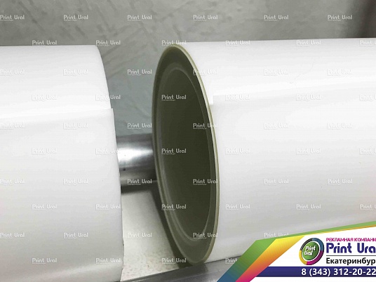 Поперечная резка рулона пленки