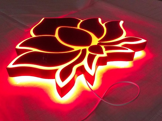 Интерьерная вывеска с контражуром