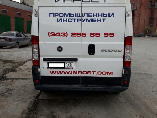 Реклама автомобиля Fiat Ducato. Промышленный инструмент.