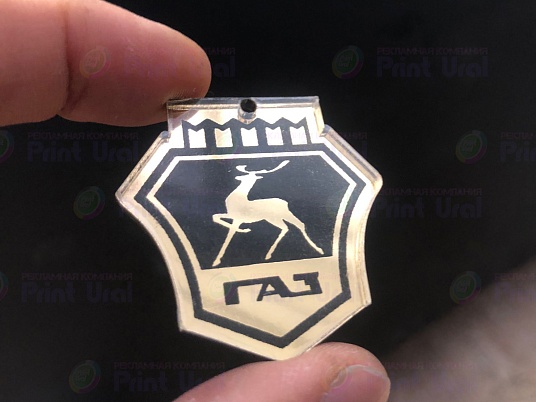 Бейджи из пластика - зеркальное золото