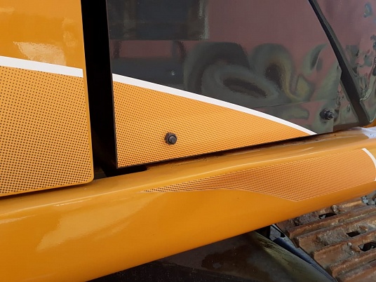 Брендирование экскаватора Case