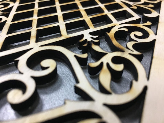 Лазерная резка фанеры