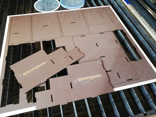 Лазерная резка фанеры