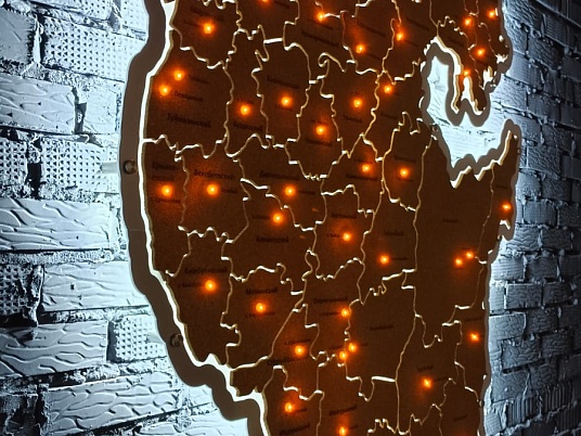 Настенная карта мира из дерева