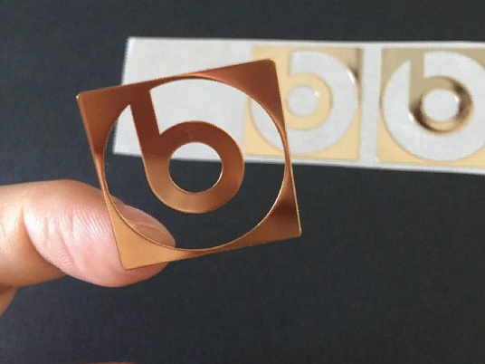 Изготовление никелевых наклеек