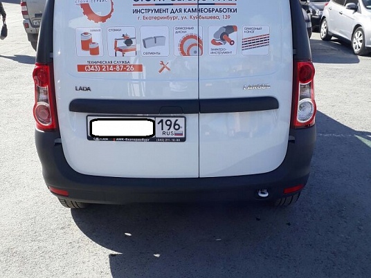 Реклама на автомобиле лада ларгус для СТОУН-СЕРВИС