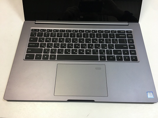 Ноутбук xiaomi mi pro 15.6 - в дневное время.