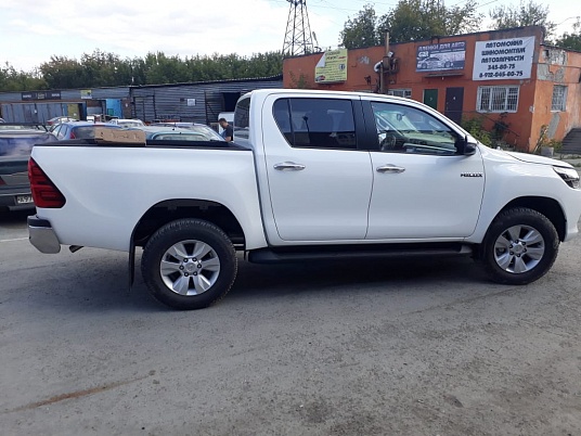 Брендирование автомобилей сопровождения прикрытия под ключ