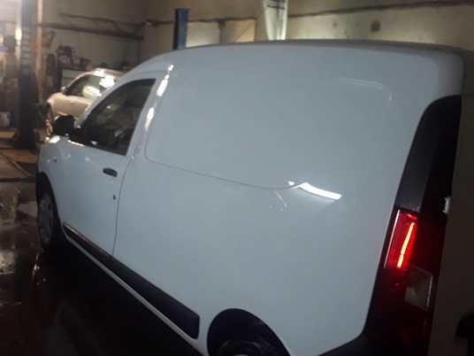 Реклама на автомобиль Renault DOKKER