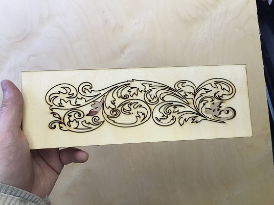 Лазерная резка фанеры