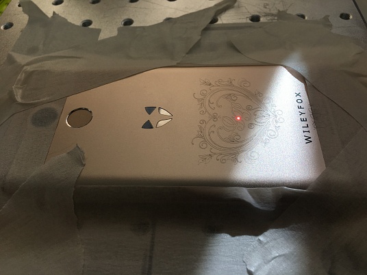 Гравировка на телефонах, планшетах, компьютерной технике