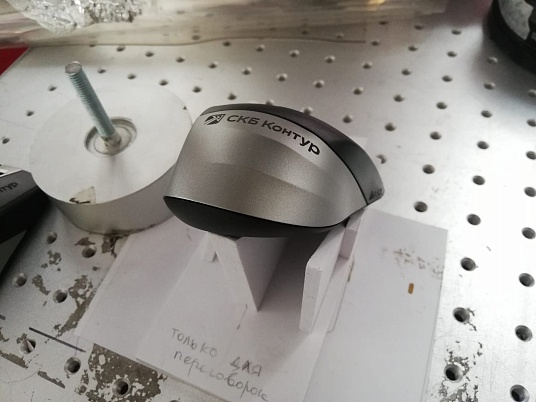 Гравировка на телефонах, планшетах, компьютерной технике