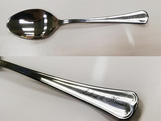 Гравировка на ложках. На столовых приборах.