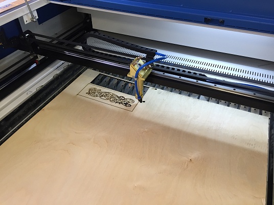 Лазерная резка фанеры