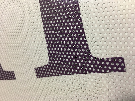 Печать на перфорированной пленке (для стекол)