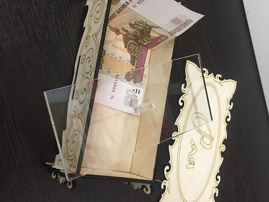 Лазерная резка фанеры