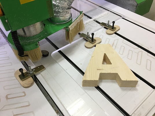 Фрезерная резка, гравировка дерева