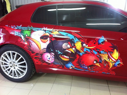 Печать наклеек, этикеток на самоклеющейся пленке