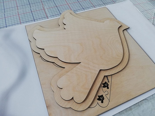 Лазерная резка фанеры