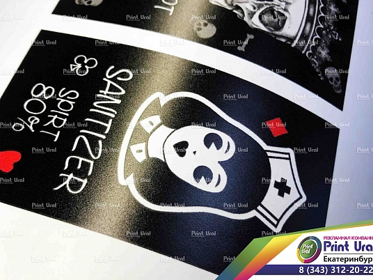 Интерьерная печать на самоклеющейся пленке