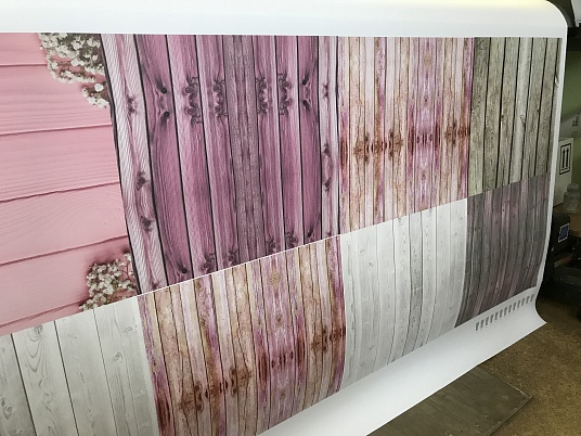 Печать наклеек, этикеток на самоклеющейся пленке